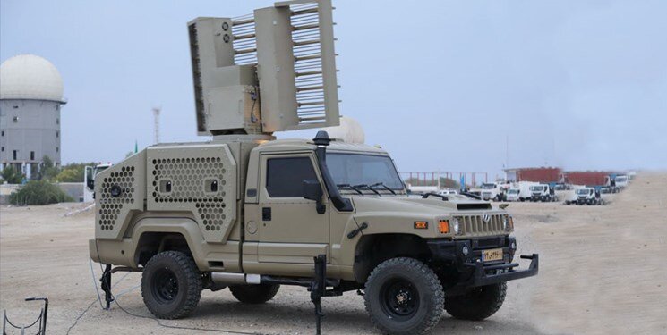 رونمایی از «سامانه راداری ضدریزپرندهها» پیشرفته در رژه روز ارتش + ویژگیهای فنی و عکس