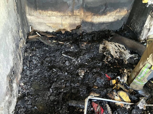 آتش‌سوزی یک واحد مسکونی در شهرک اکباتان/ عکس
