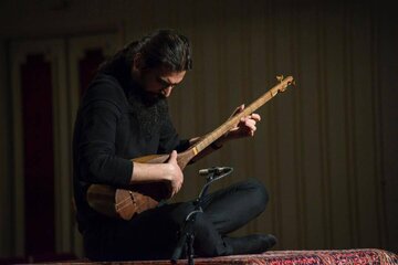 موسيقار إيراني يفوز بالجائزة الدولية للموسيقى في امريكا