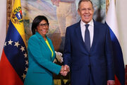 ببینید | شوخی عجیب یک زن با سرگئی لاوروف وزیر خارجه روسیه