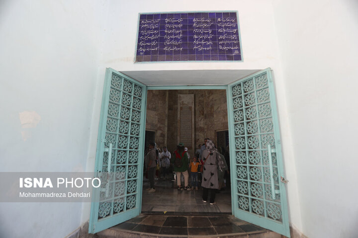 گل‌باران آرامگاه اُستادِ سُخن «سعدی»