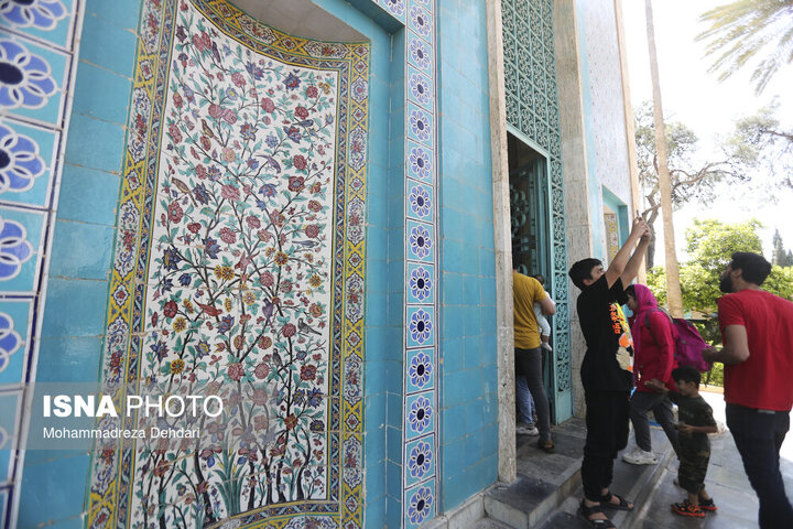 گل‌باران آرامگاه اُستادِ سُخن «سعدی»