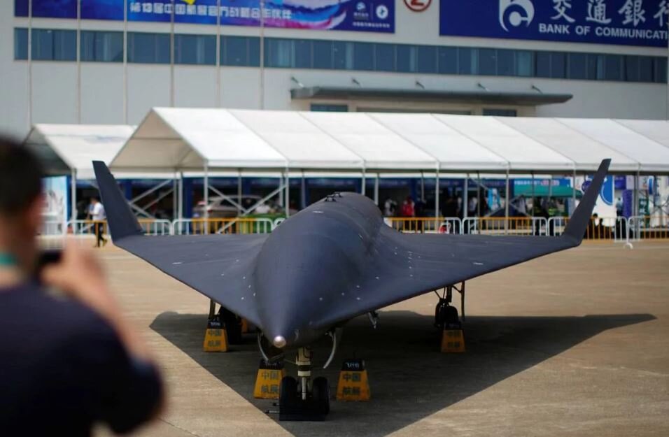 سایه سنگین پهپاد فوقپیشرفته چین روی ناوهای آمریکایی اطراف تایوان/ عکس