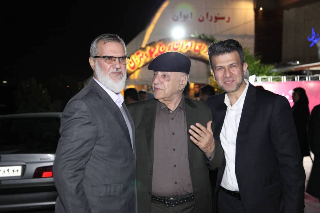 سلطان و «مجدبا»یش که باشند چشمت دیگری را نمی بیند