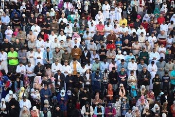مراسم روز عید فطر از ساعت ۶ صبح در حرم مطهر رضوی برگزار می‌شود