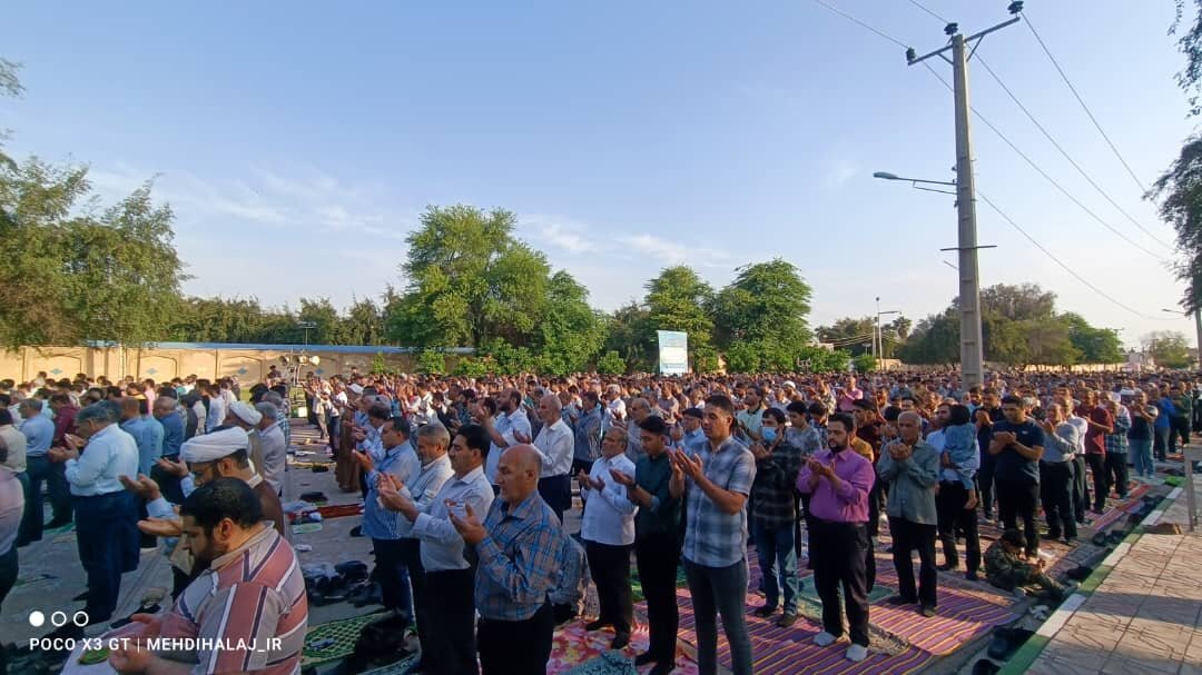 نماز عید فطر در دزفول برگزار شد