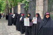 ببینید | اظهارات یکی از زنان تجمع‌کننده مقابل شورای شهر تهران؛ ما برای تبلیغ حجاب....