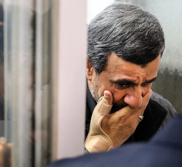 ادامه سکوت مرموز و طولانی / احمدی‌نژاد بیمار و بستری بود؟