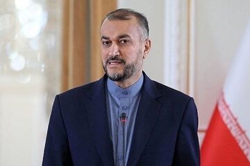 وزير الخارجية : الخليج الفارسي جزء اساسي من الهوية الدامغة لايران والمنطقة