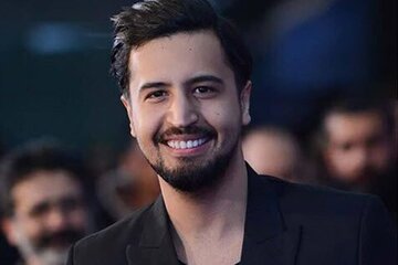 عکس | تصویر جنجالی از صدرا؛ موهای بلند، گوشواره و یک سگ ترسناکش