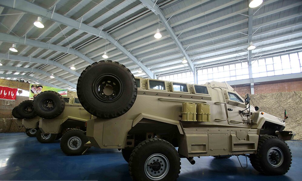 پویش «درخواست ورود سپاه به خودروسازی» / «منع قانونی» نیروهای مسلح چیست؟