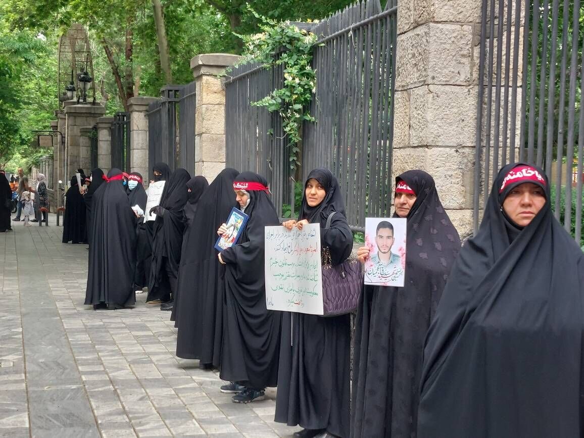 ​​تجمع ضدبی‌حجابی «زنان مججبه» مقابل شورای شهر تهران + عکس‌ها