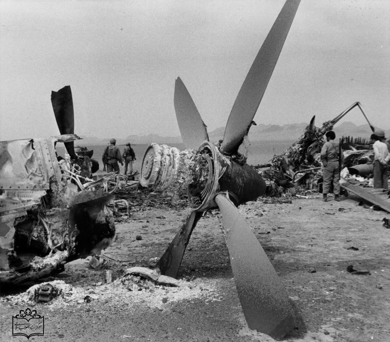 عکسهای کمتر دیدهشده از شکستن «پنجه عقاب» آمریکایی در طبس