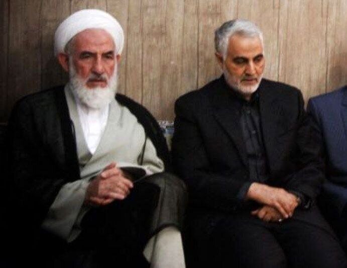 عکسی از آیتالله سلیمانی کنار سردار سلیمانی