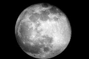 عکس | تصویر روز ناسا: تماشای ماه کامل از میان طاق پیروزی