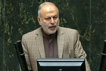رسولینژاد: قیمت خودرو 300 درصد افزایش یافت / وعده ارزانی قیمت خودرو کجا رفت؟