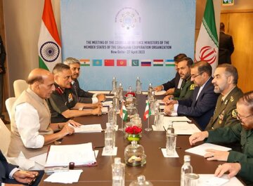 وزير الدفاع الايراني يؤكد على تعزيز التعاون الثنائي مع الهند