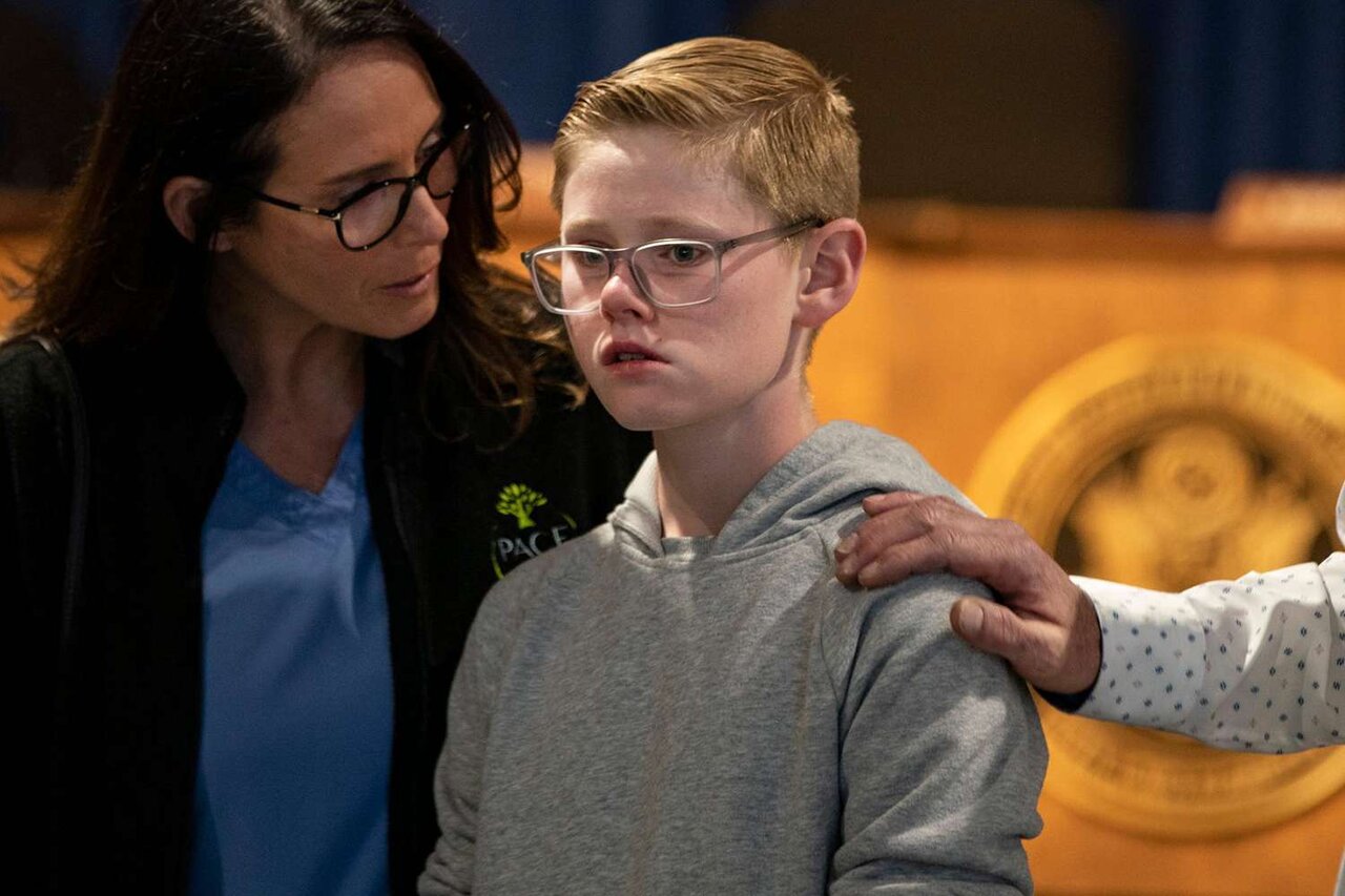 راننده سرویس سکته کرد، دانشآموز کلاس هفتمی اتوبوس را هدایت کرد/ عکس