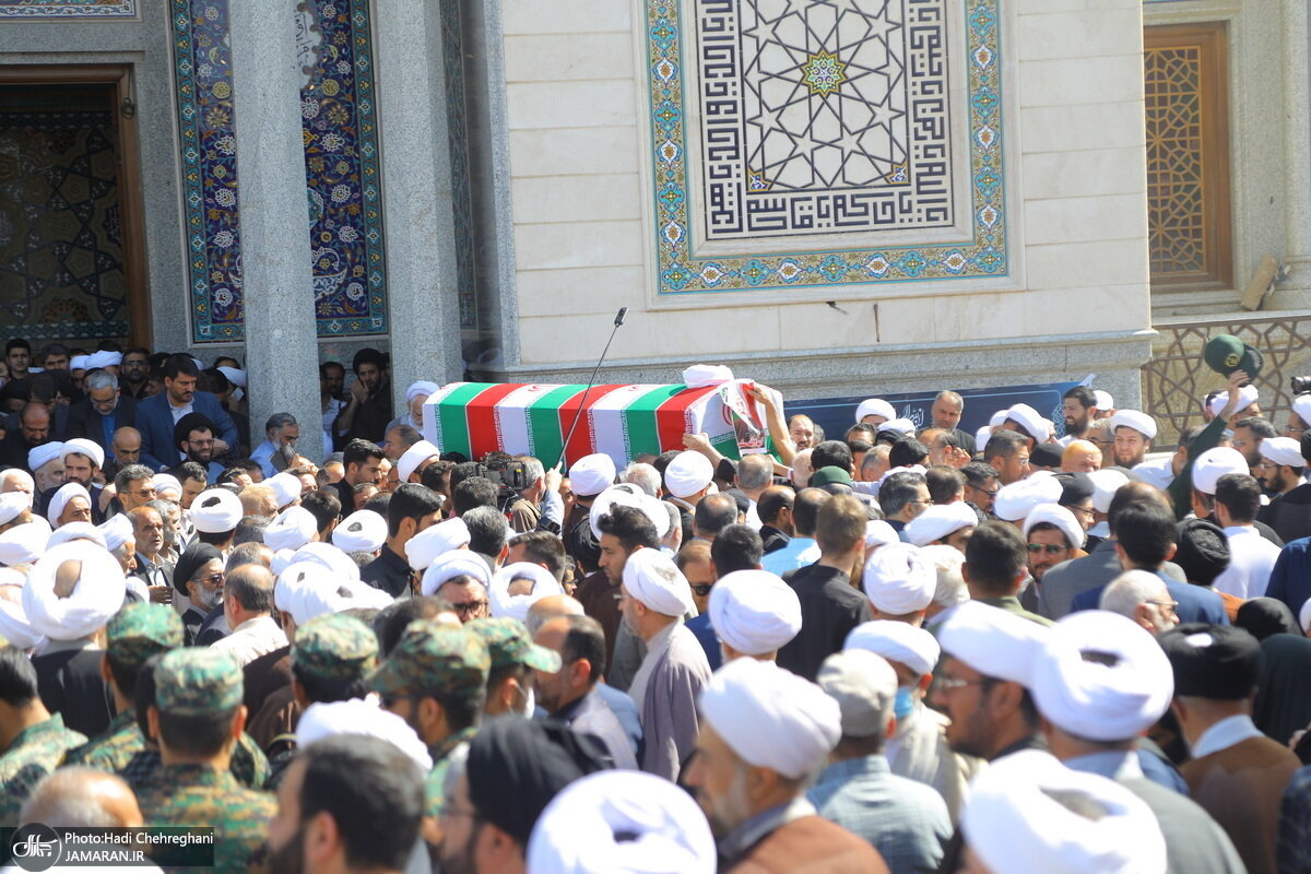 تشییع مرحوم آیت الله سلیمانی در حرم حضرت معصومه (س) + عکسها