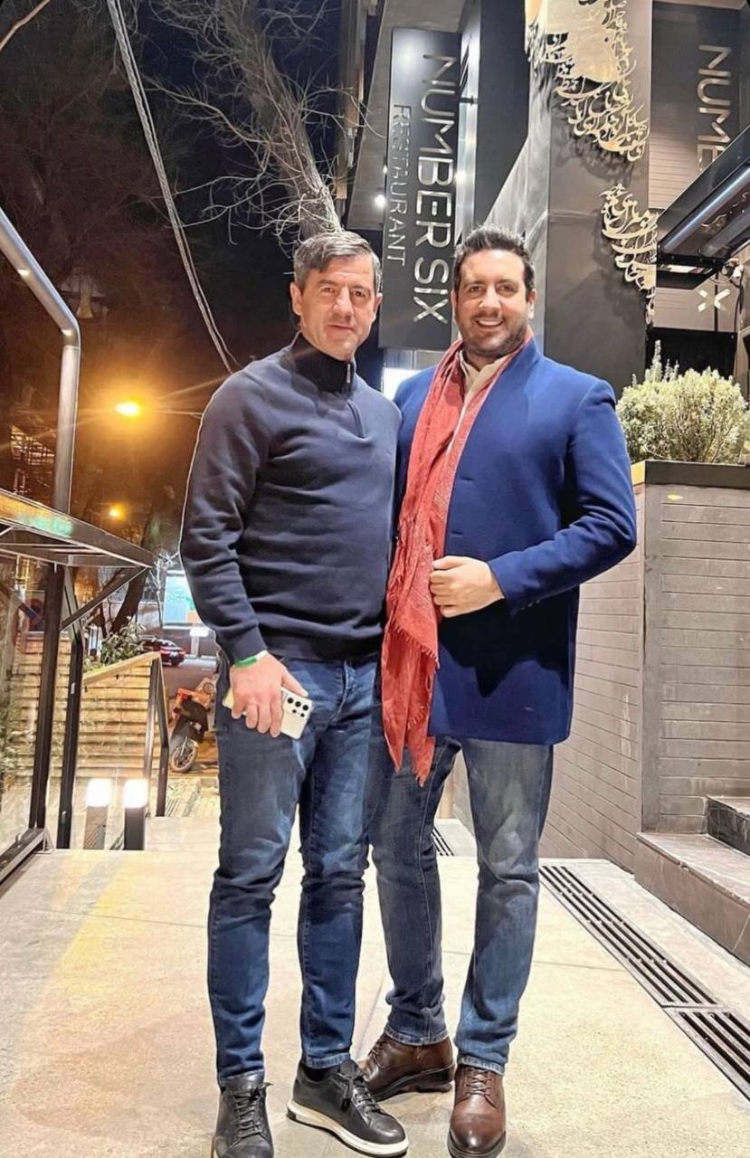 عکس | سلفی پربیننده کریم باقری در کنار امید حاجیلی