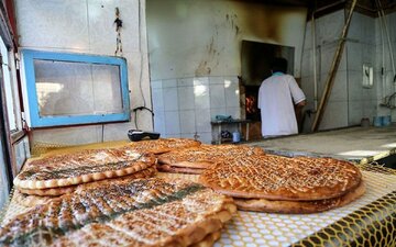 قیمت نان های ایرانی در آمریکا / بربری چند؟