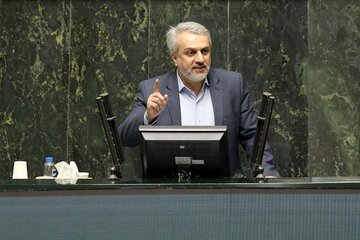 فاطمیامین: من هم به قیمت خودرو انتقاد دارم / یک تندر مدل 89 دارم