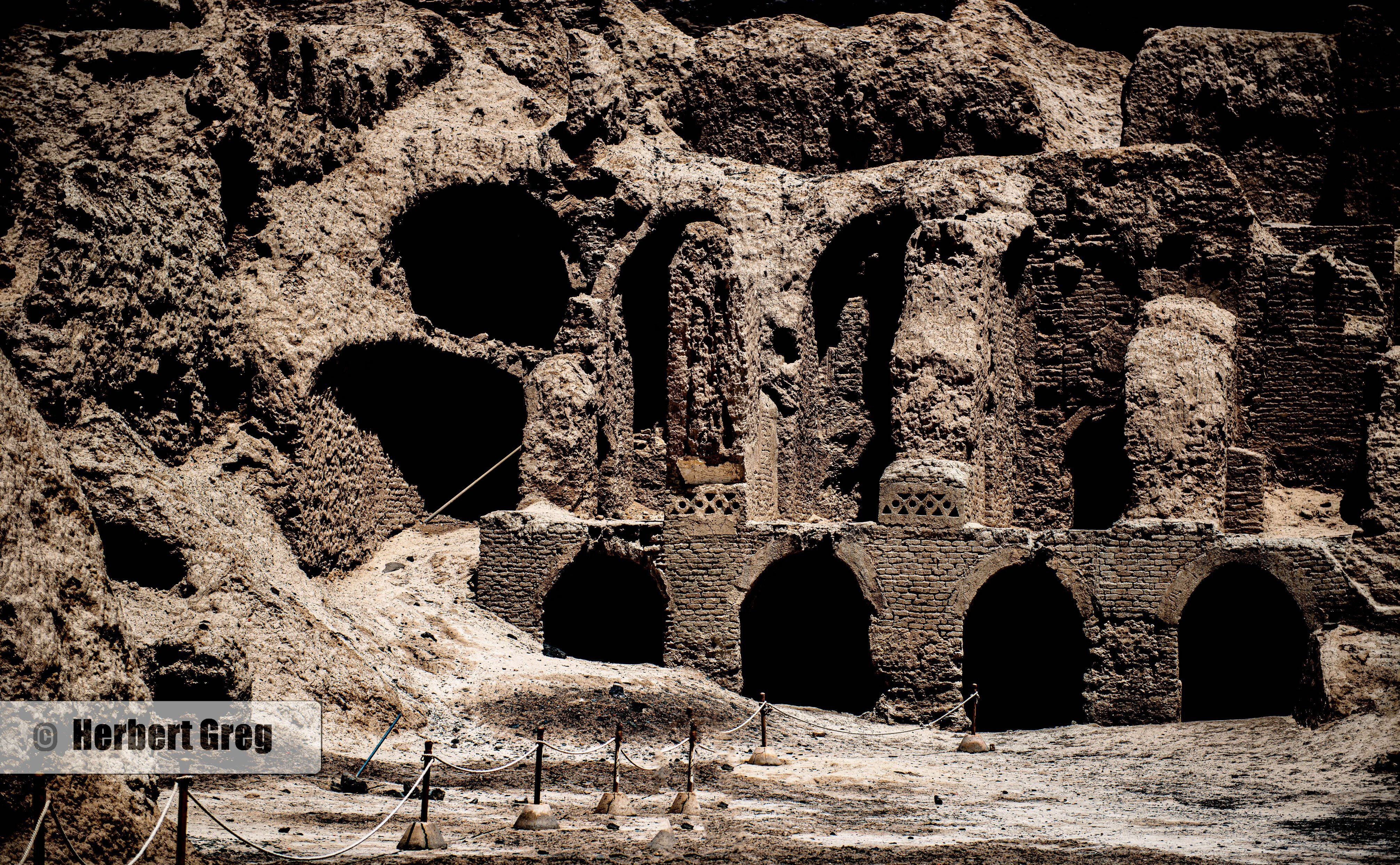 تخت جمشید جدید در ایران؛ تخت جمشید خشتی/ عکس