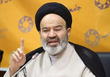 ابوالحسن نواب: باید به زنان «بها» داد / ما در این مدت از این موضوع «غافل» ماندهایم