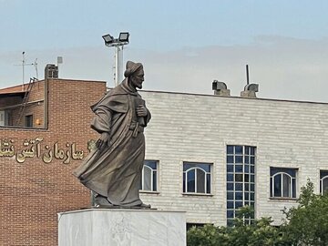 بزرگترین مجسمه برنزی تهران رونمایی شد / عکس