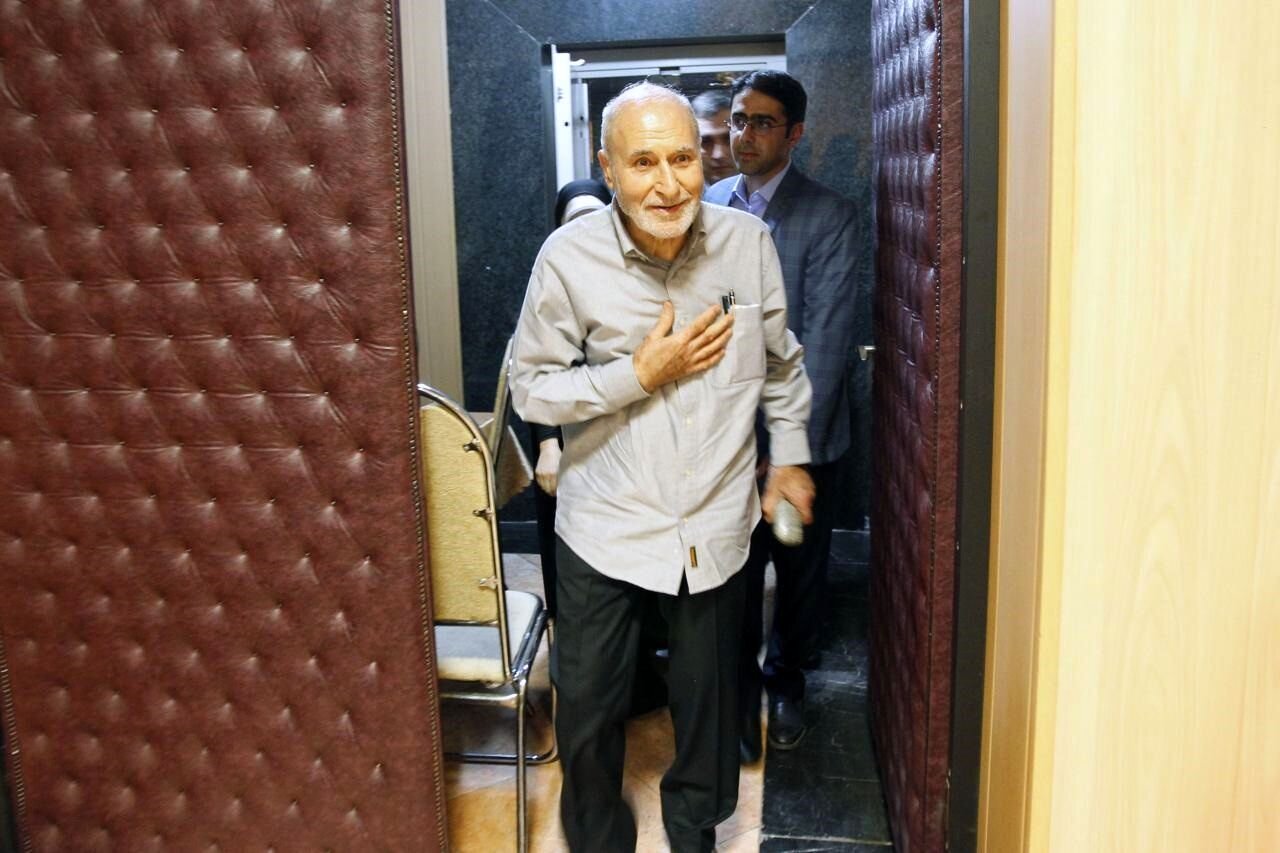 بازگشت چریک پیر به جبهه اصلاحات؟/ جوادیحصار: حزب اتحاد ملت در جبهه اصلاحات میماند/ شمخانی رفت تا برجام شکل نگیرد یا اگر گرفت به نام او تمام نشود