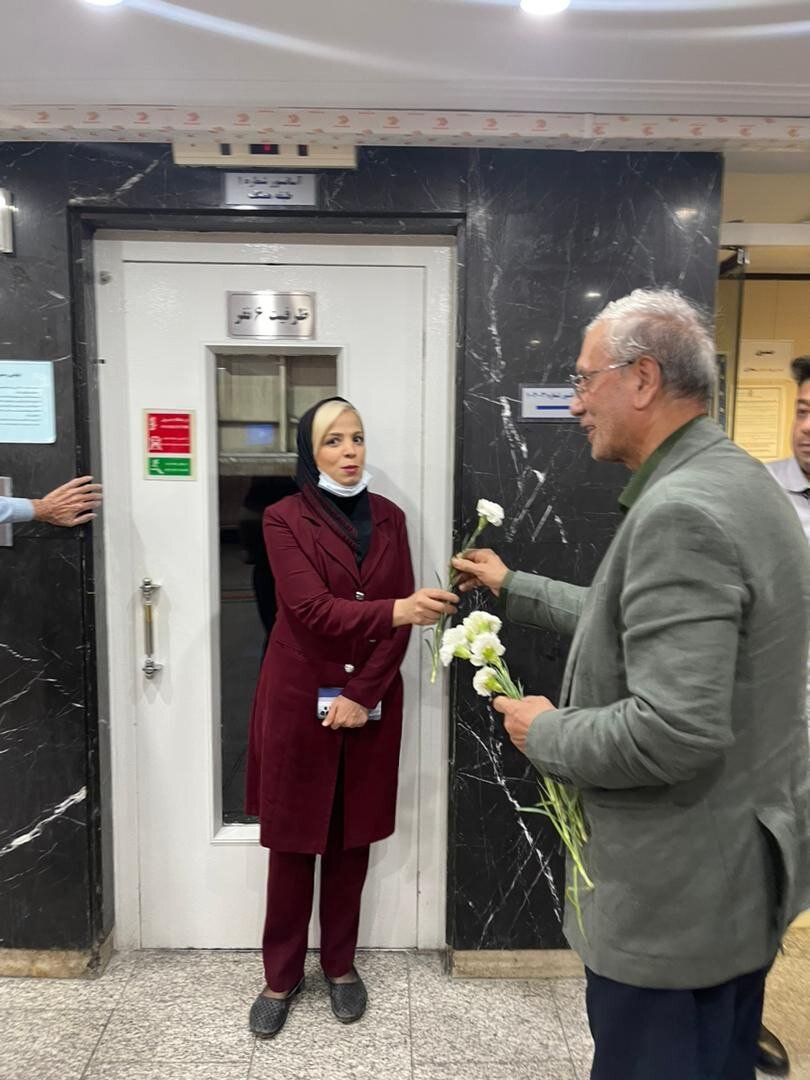 «روز کارگر»، ربیعی در جمع کارگران ساختمانی و رختشویخانه بیمارستان + عکس ها