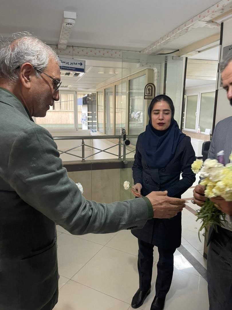 «روز کارگر»، ربیعی در جمع کارگران ساختمانی و رختشویخانه بیمارستان + عکس ها