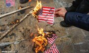 ببینید | آتش‌زدن پرچم اتحادیه اروپا، ناتو و آمریکا توسط ایتالیایی‌ها