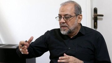 عکسی از دبیر شورای عالی امنیت ملی و فرماندهان سابق سپاه در مراسم تشییع رهبر شهید
