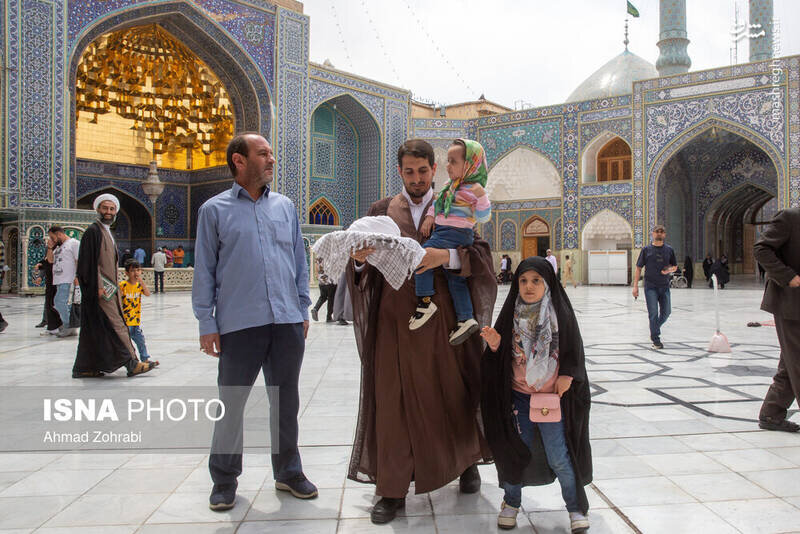 «عمامهگذاری» طلاب در محل دفن آیتالله سلیمانی + عگسها