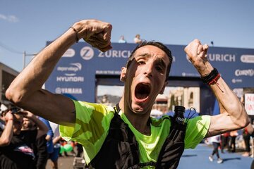 ببینید | شادی پراحساس دونده‌ای با ۷۶٪ معلولیت پس از پایان ماراتن