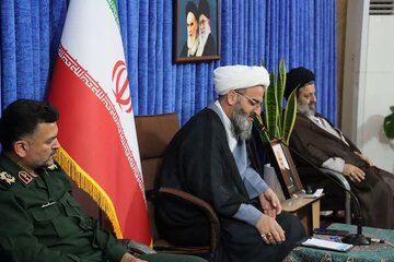 دیدار پاسداران سپاه قائم آلمحمد(عج) با نماینده ولی فقیه در استان سمنان دیدار پاسداران سپاه قائم آلمحمد(عج) با نماینده ولی فقیه در استان سمنان