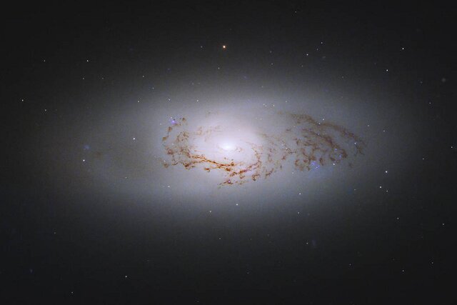 نمایی از یک کهکشان کم‌نظیر از نگاه تیزبین تلسکوپ هابل/ عکس