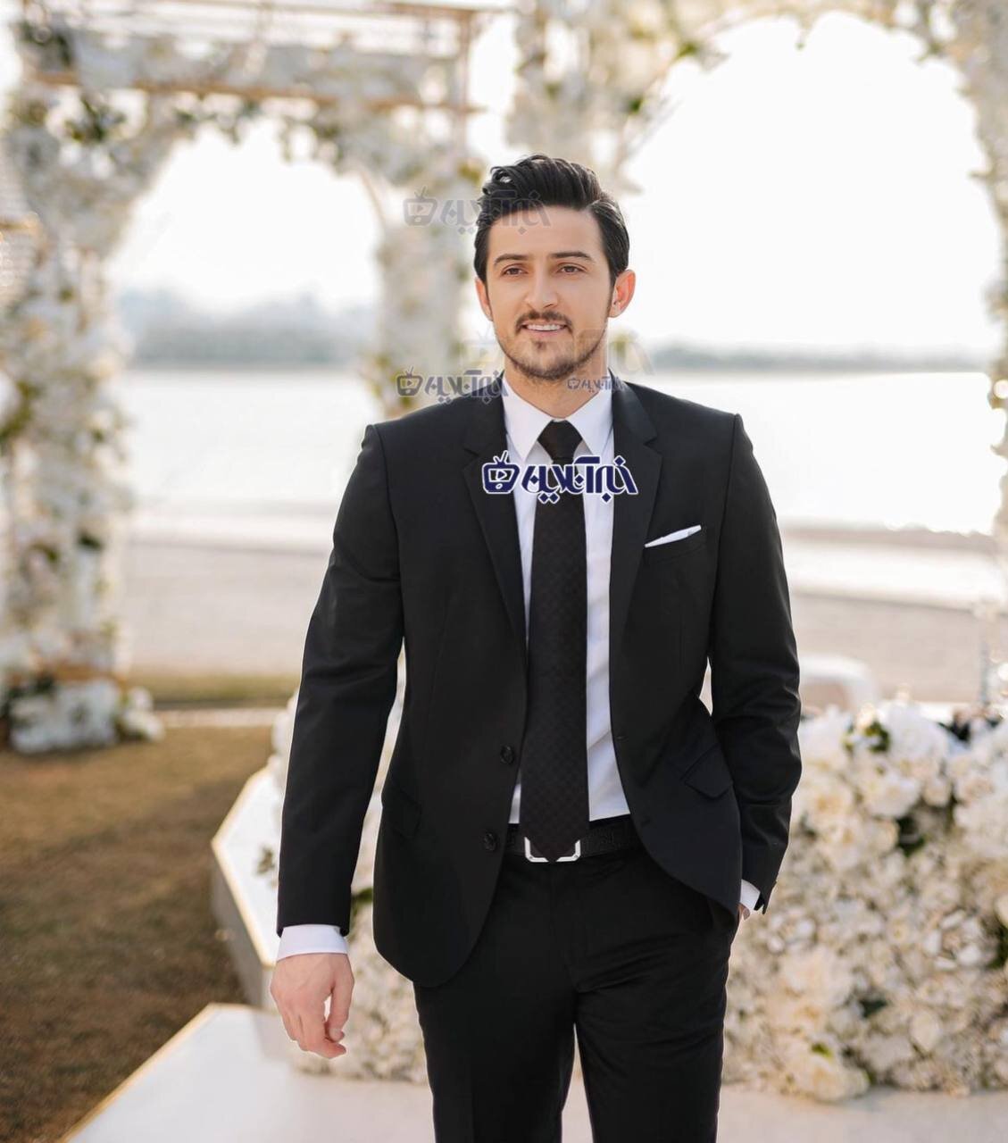 عکس| افشای اولین عکس از عروسی سردار آزمون/ستاره تیمملی در لباس دامادی