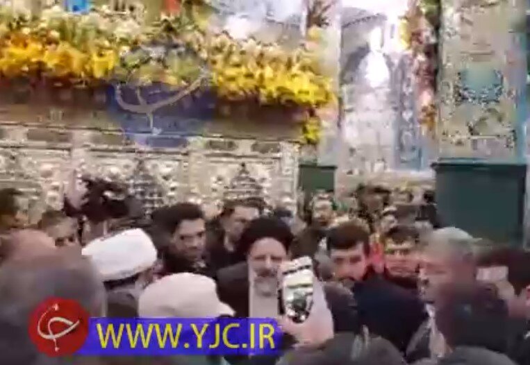 زیارت و نماز رئیسی در حرم حضرت زینب (س) + عکسها