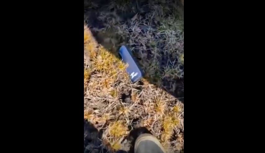 سالم ماندن آیفون پس از سقوط از ارتفاع ۴ کیلومتری!/ عکس