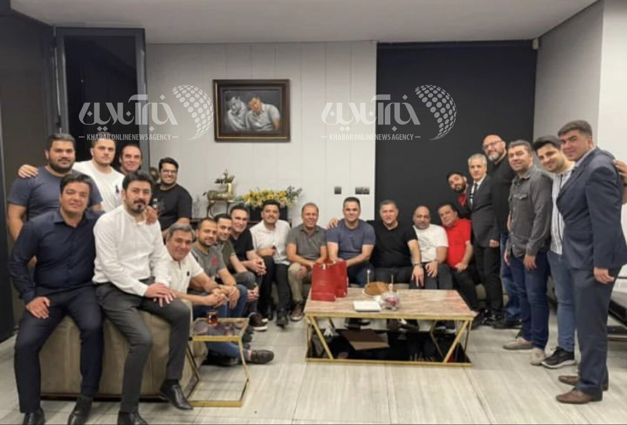 عکس | دورهمی مردانه علی دایی برای یک جشن تولد