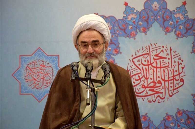 خشم یک امام جمعه از فستیوال کوچه/ آمریکا جرأت رویارویی مستقیم با ایران را ندارد/ گره زدن مسائل کشور به مذاکره نتیجه منفی دارد