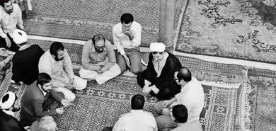 برشی از خاطرات هاشمی / نمایش خاموش کردن سیگار روی «بدن دو نوجوان» با هیپنوتیزم در حضور «سران قوا»