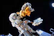 ببینید | تصاویری هیجان انگیز از پیاده‌روی فضایی دو فضانورد روس
