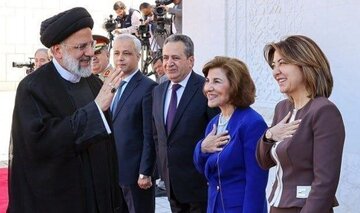 روایت «همشهری» از عکس «خبرساز» لبخند رئیسی به زنان بیحجاب سوری