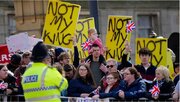 آیا این دموکراسی است؟! بازداشت مخالفان در لندن