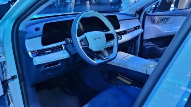 رونمایی از یک شاسی بلند چینی برقی جدید/ عکس