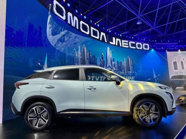 رونمایی از یک شاسی بلند چینی برقی جدید/ عکس