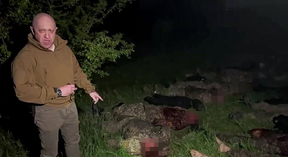 فریادهای خشمگینانه رئیس واگنر بر سر پوتین و فرماندهان روسیه در کنار جسد سربازان/عکس